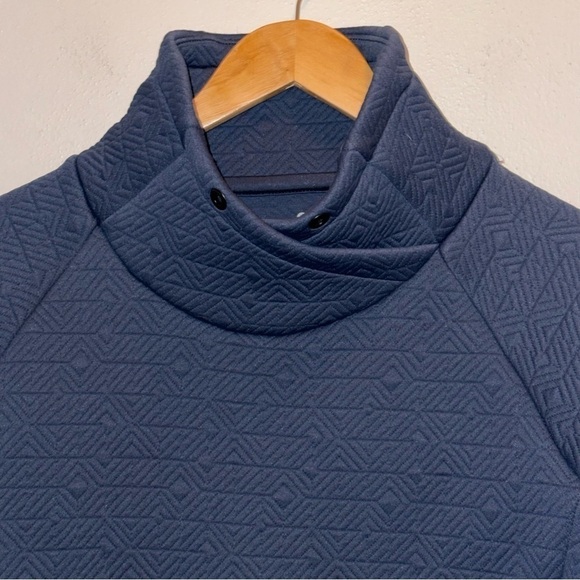 Athleta Navy Jaquard Elevation Quilted Pullover Women’s Size Small - Picture 2 of 11